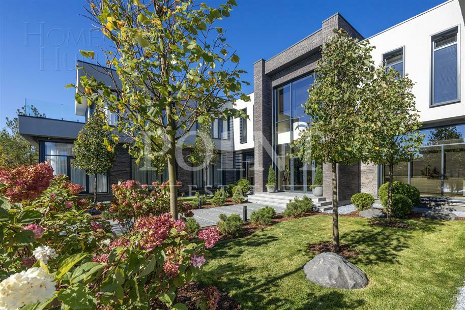 2-этажный коттедж 1 000 м² с отделкой