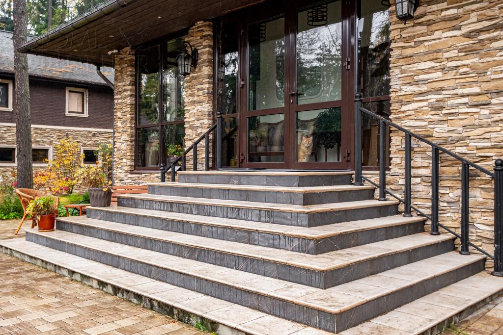 2-этажный коттедж 750 м² с отделкой