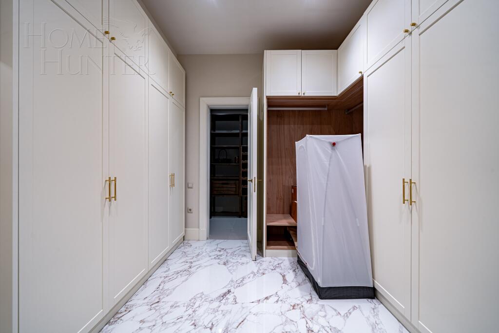 2-этажный коттедж 750 м² с отделкой