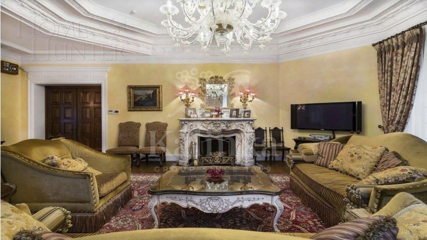 3-этажный коттедж 1 100 м² с отделкой