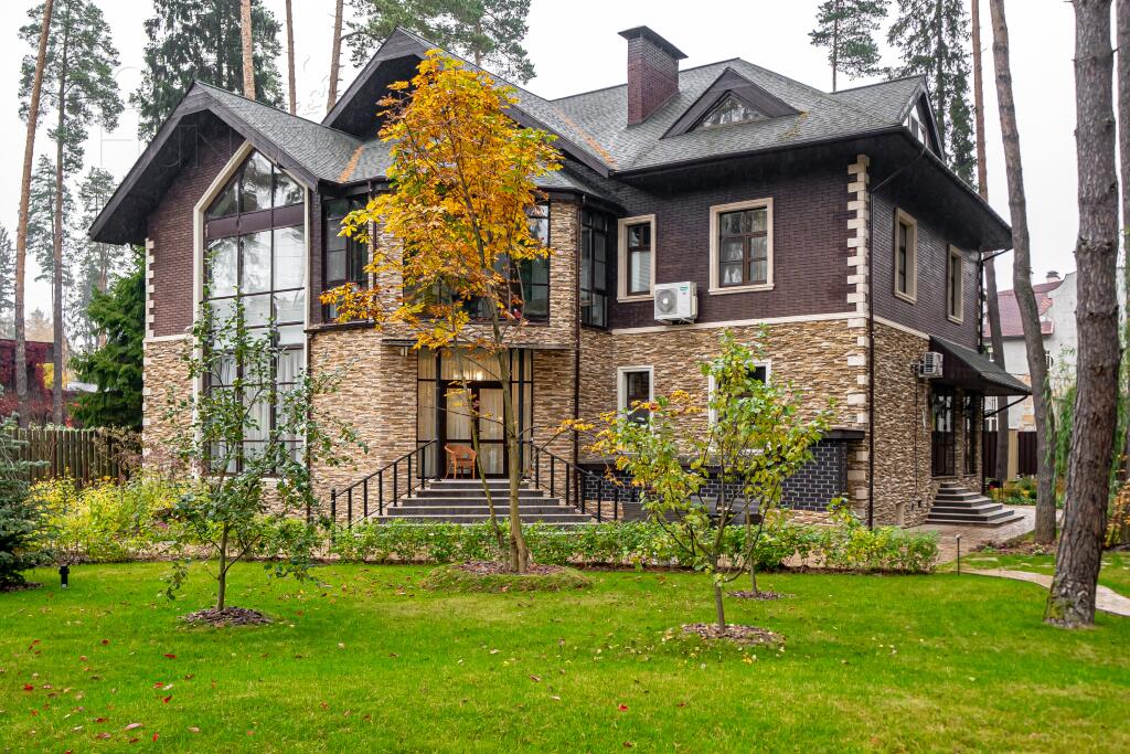 2-этажный коттедж 750 м² с отделкой