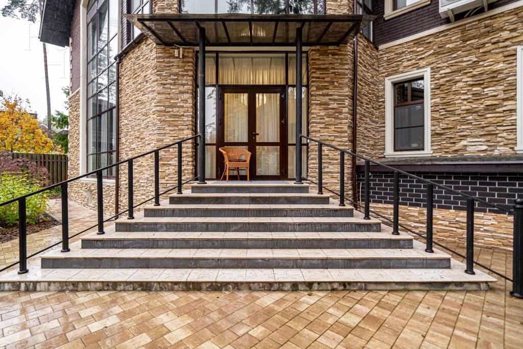 2-этажный коттедж 750 м² с отделкой