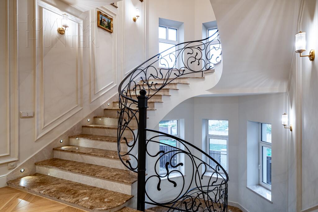 2-этажный коттедж 750 м² с отделкой