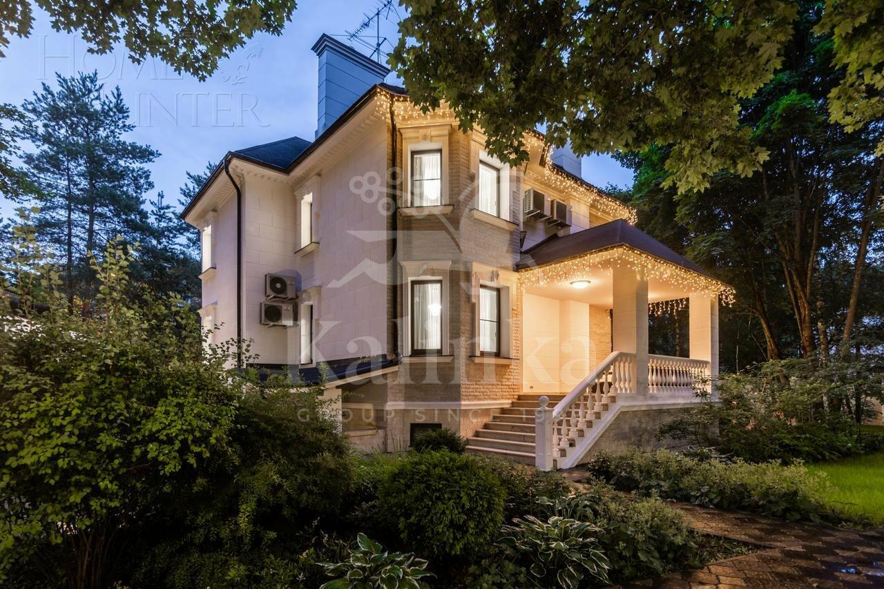 2-этажный коттедж 450 м² с отделкой