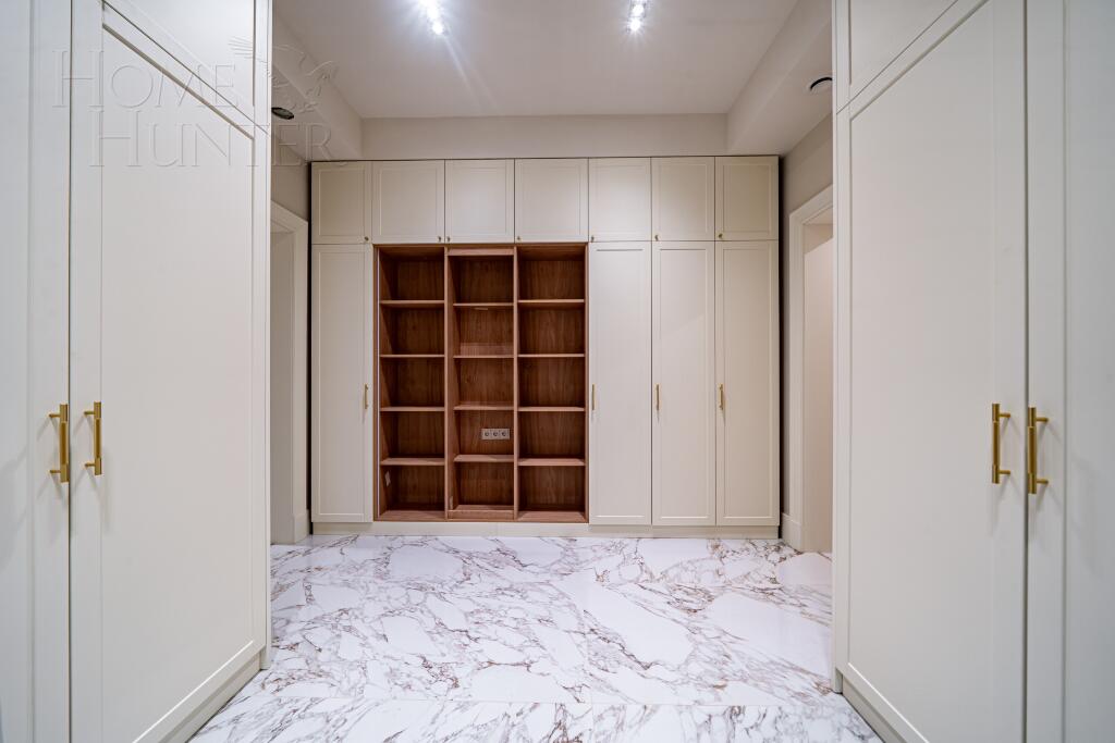 2-этажный коттедж 750 м² с отделкой