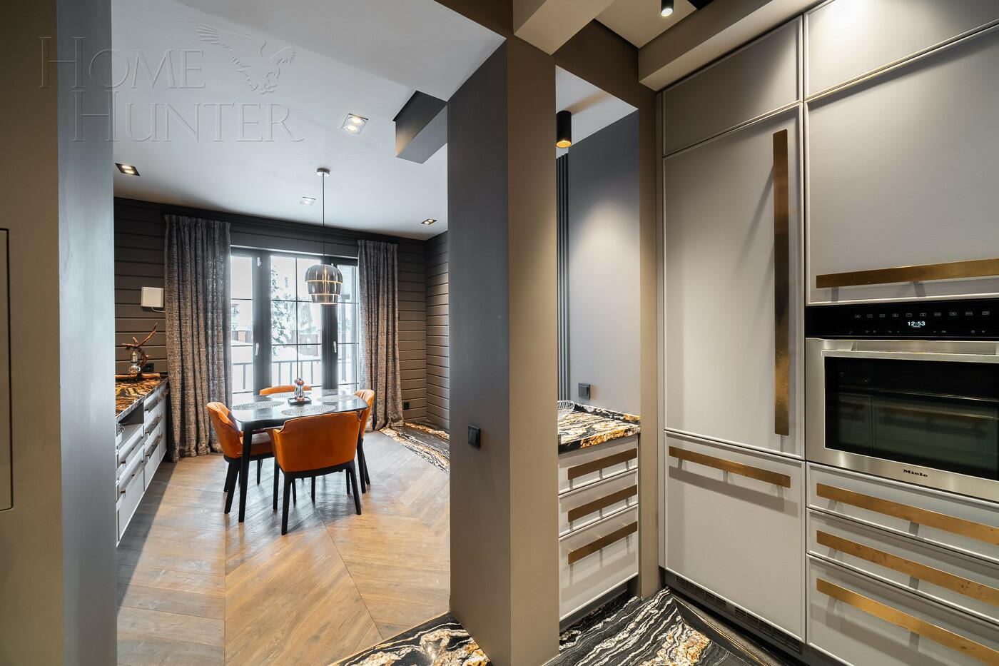 3-этажный коттедж 548.5 м² с отделкой