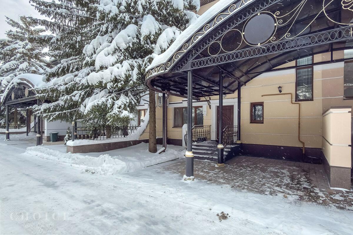 3-этажный таунхаус 270 м² с отделкой