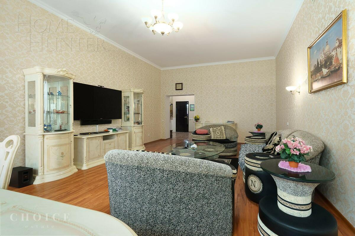 3-этажный таунхаус 270 м² с отделкой