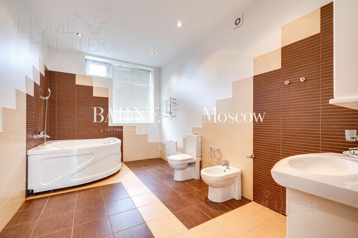 3-этажный таунхаус 405 м² с отделкой