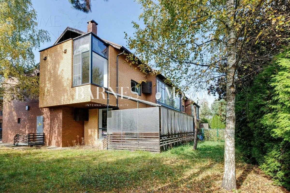 3-этажный таунхаус 405 м² с отделкой