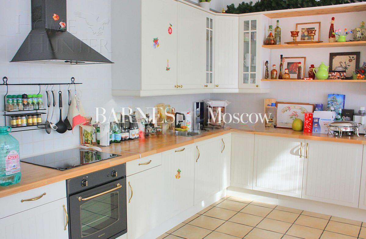 2-этажный коттедж 350 м² с отделкой