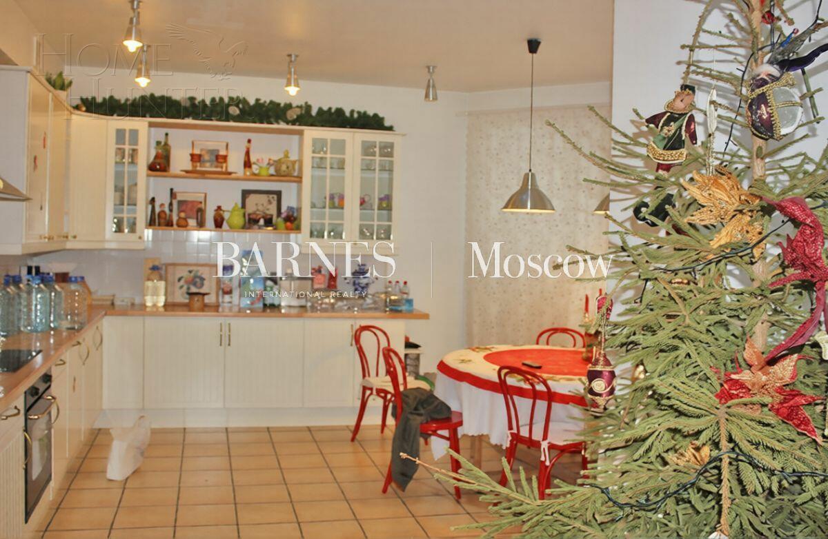 2-этажный коттедж 350 м² с отделкой