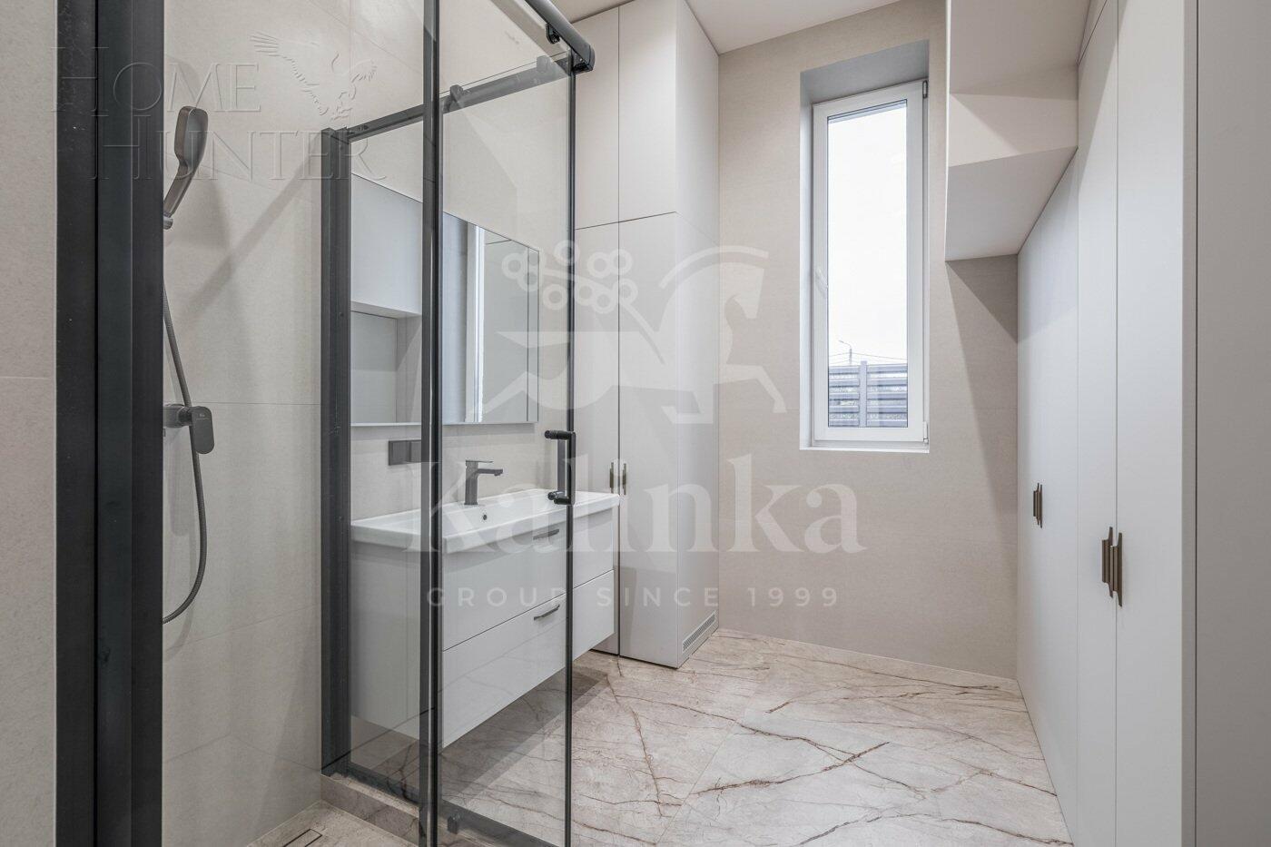 2-этажный коттедж 200 м² с отделкой