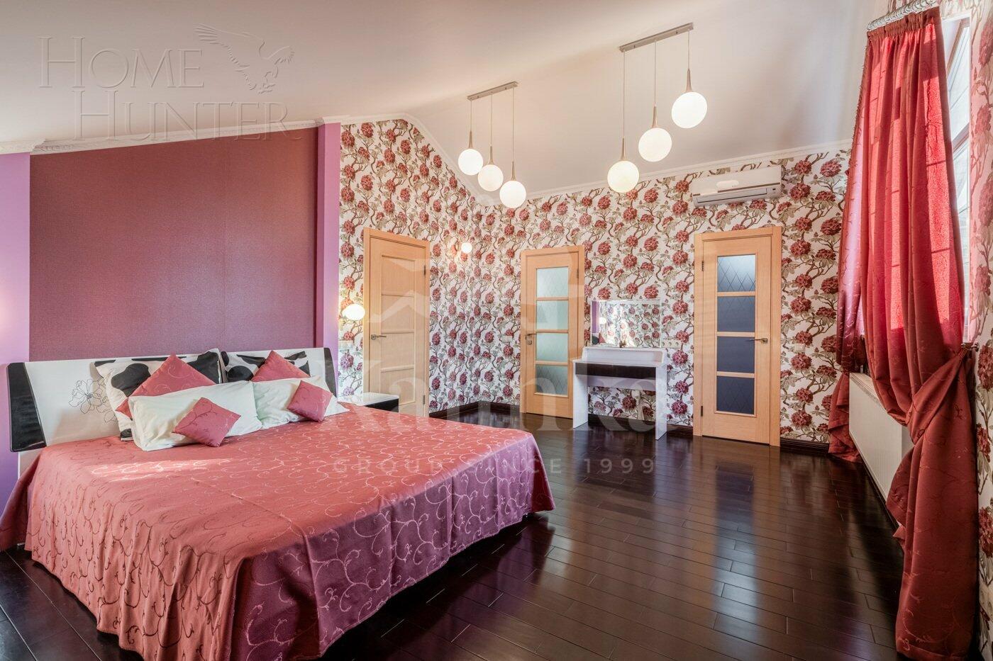 2-этажный коттедж 350 м² с отделкой