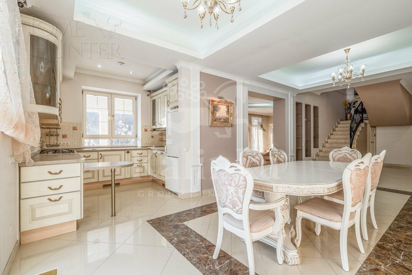 2-этажный коттедж 350 м² с отделкой