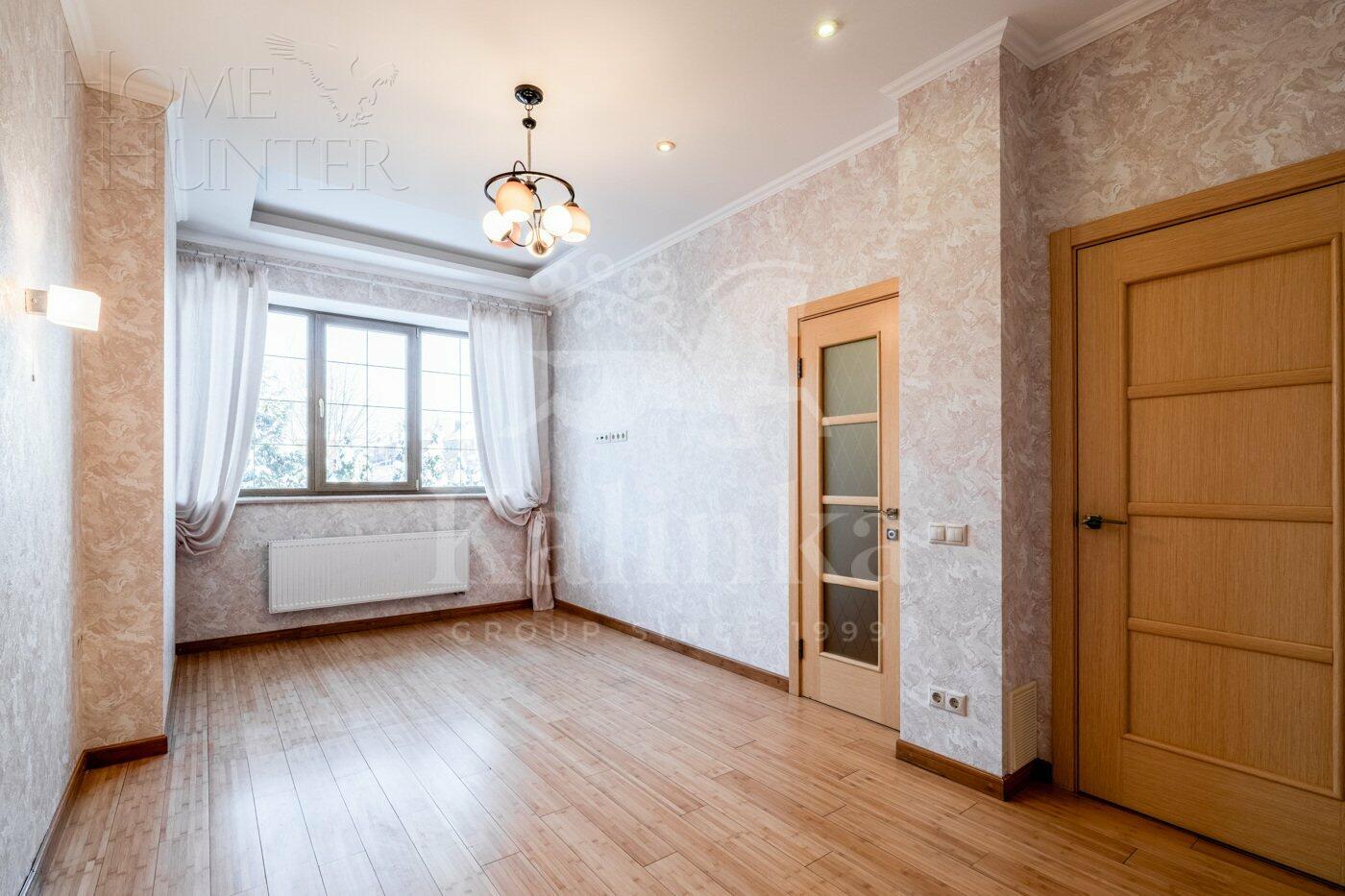 2-этажный коттедж 350 м² с отделкой