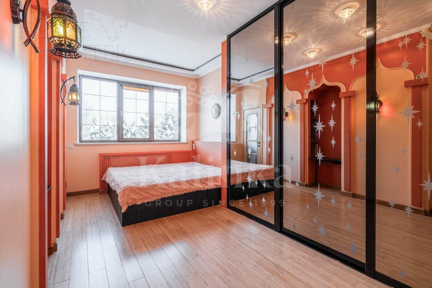 2-этажный коттедж 350 м² с отделкой