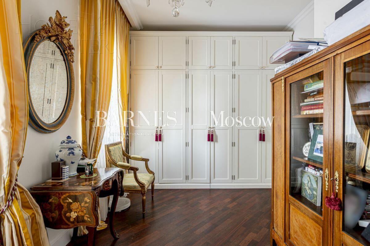 5-КОМН. КВАРТИРА С ОТДЕЛКОЙ 141.2 М² НА 2 ЭТАЖЕ