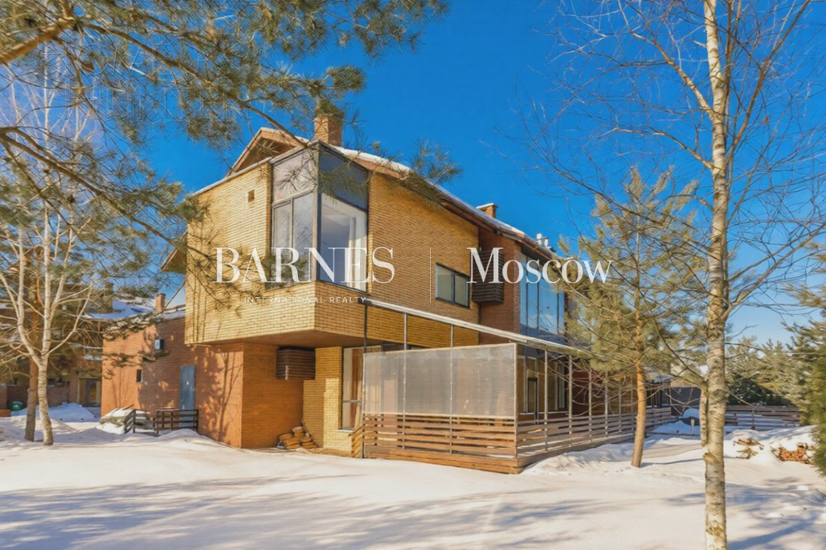 3-этажный таунхаус 405 м² с отделкой