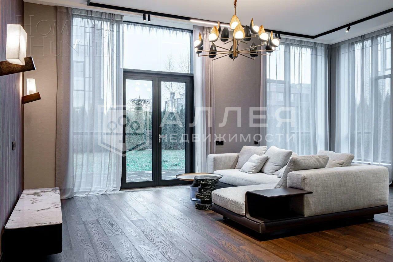 3-этажный таунхаус 310 м² с отделкой