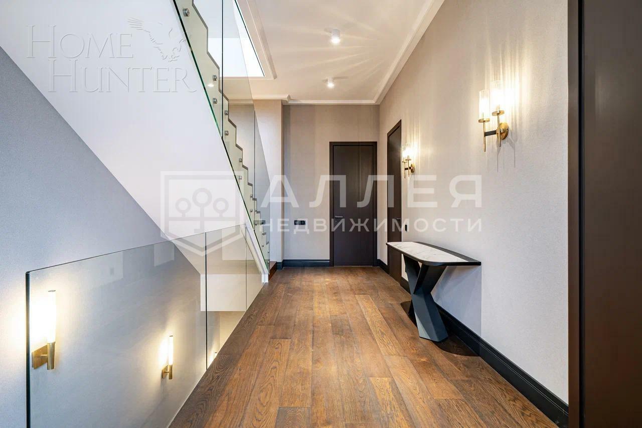 3-этажный таунхаус 310 м² с отделкой