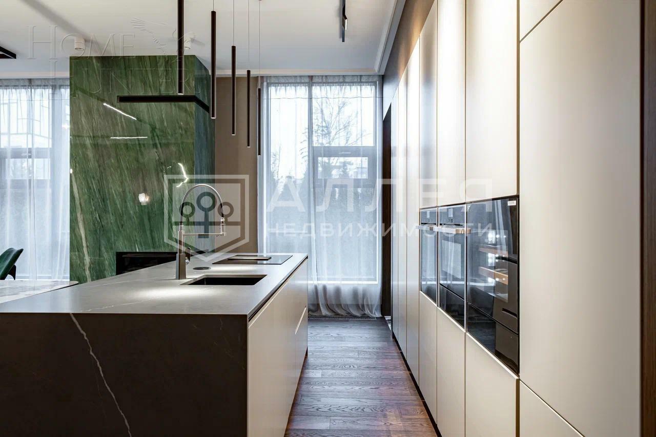 3-этажный таунхаус 310 м² с отделкой