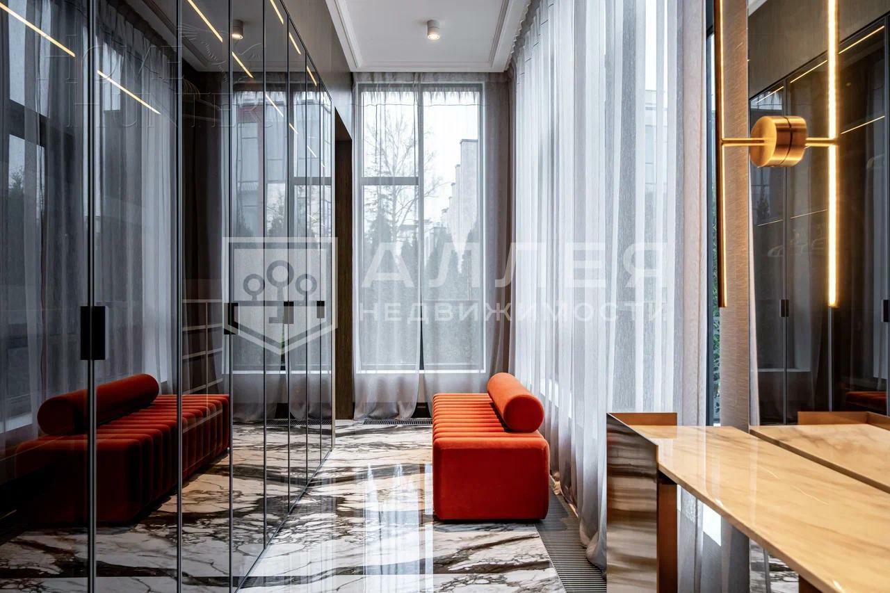 3-этажный таунхаус 310 м² с отделкой