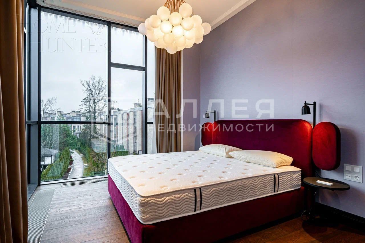 3-этажный таунхаус 310 м² с отделкой