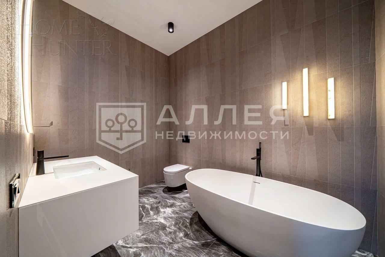 3-этажный таунхаус 310 м² с отделкой