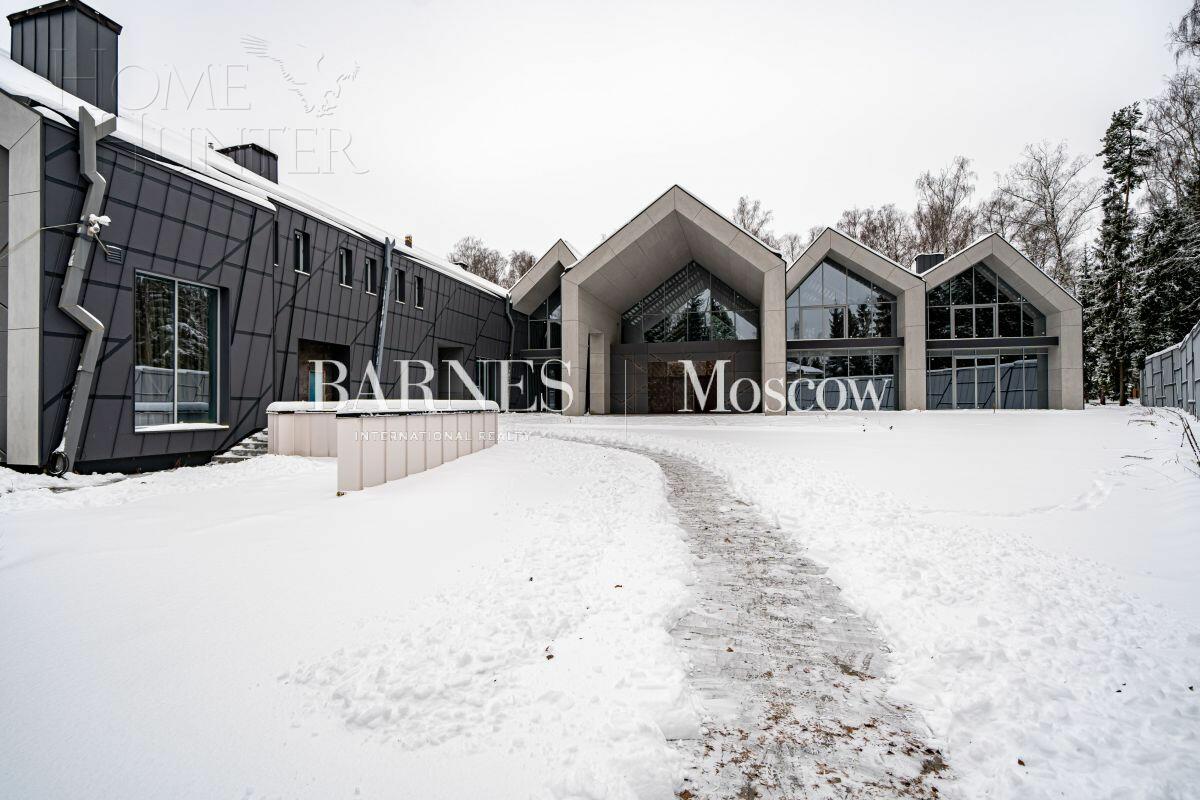 2-этажный коттедж 3 067 м² без отделки