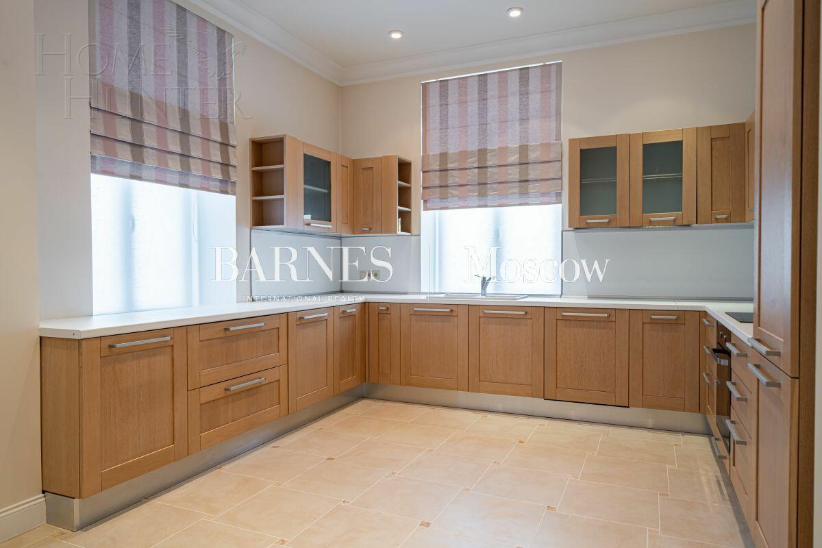 2-этажный коттедж 371 м² с отделкой