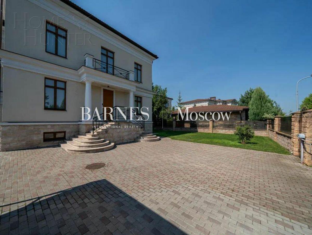 2-этажный коттедж 371 м² с отделкой