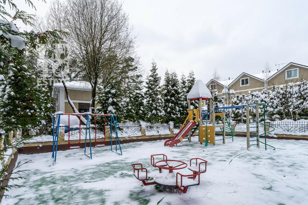 3-этажный коттедж 420 м² с отделкой