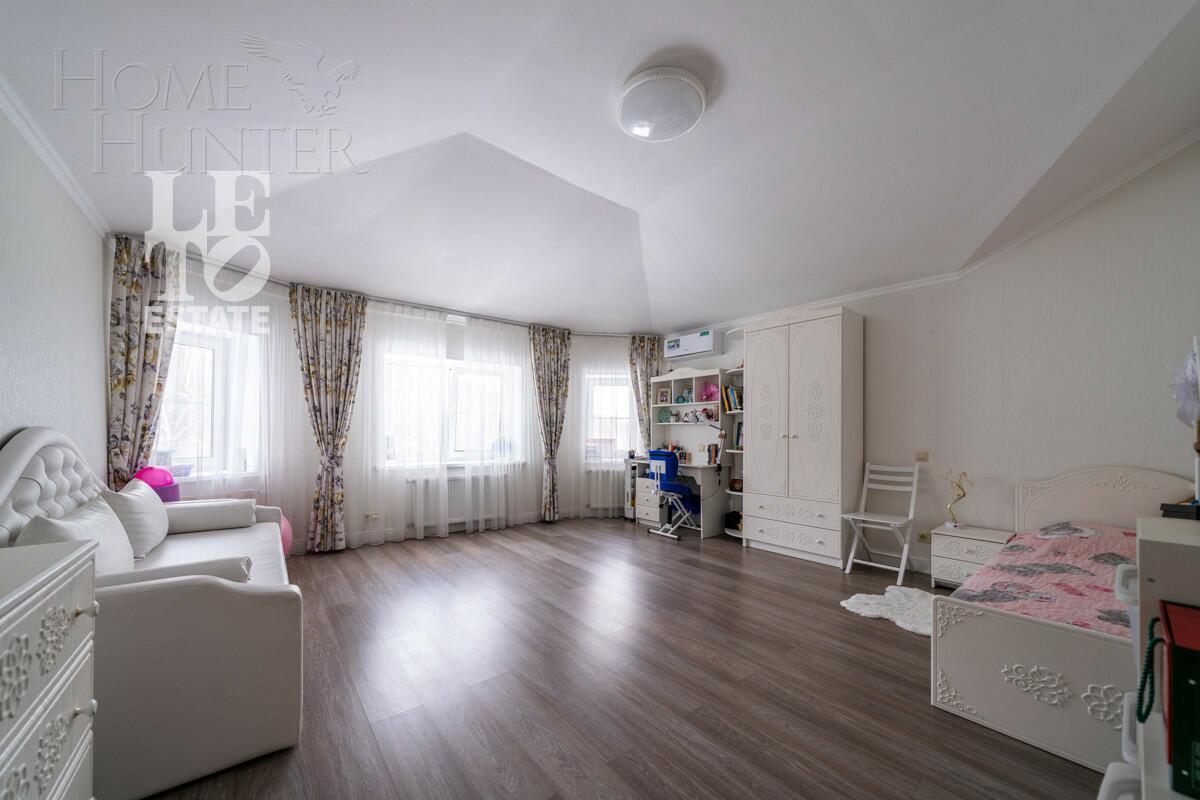 3-этажный коттедж 420 м² с отделкой