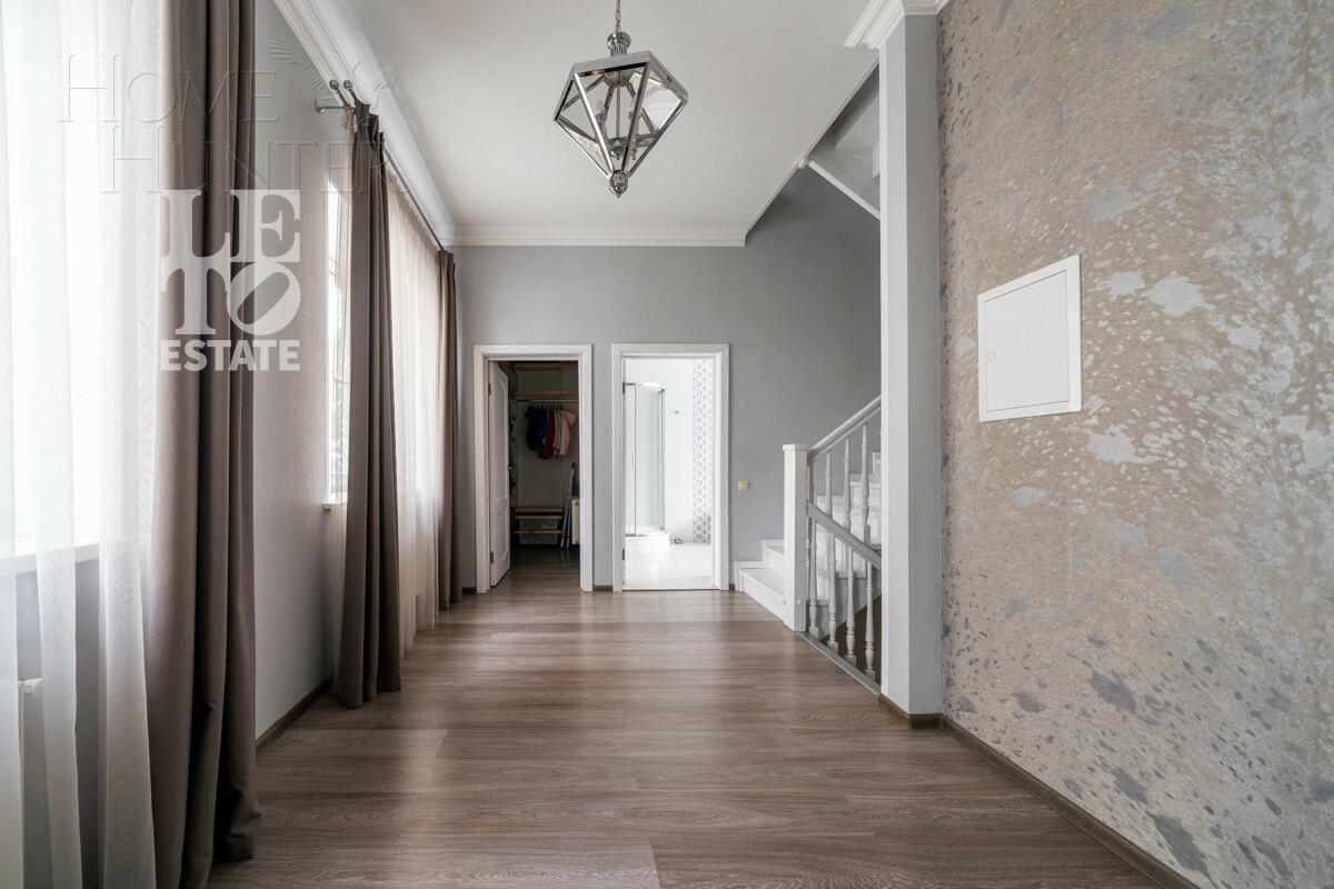 3-этажный коттедж 420 м² с отделкой