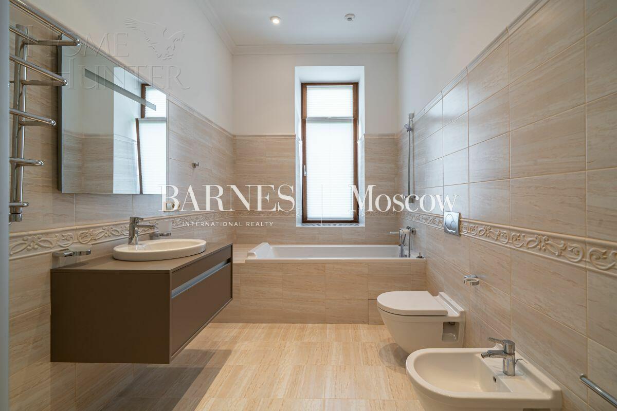 2-этажный коттедж 371 м² с отделкой