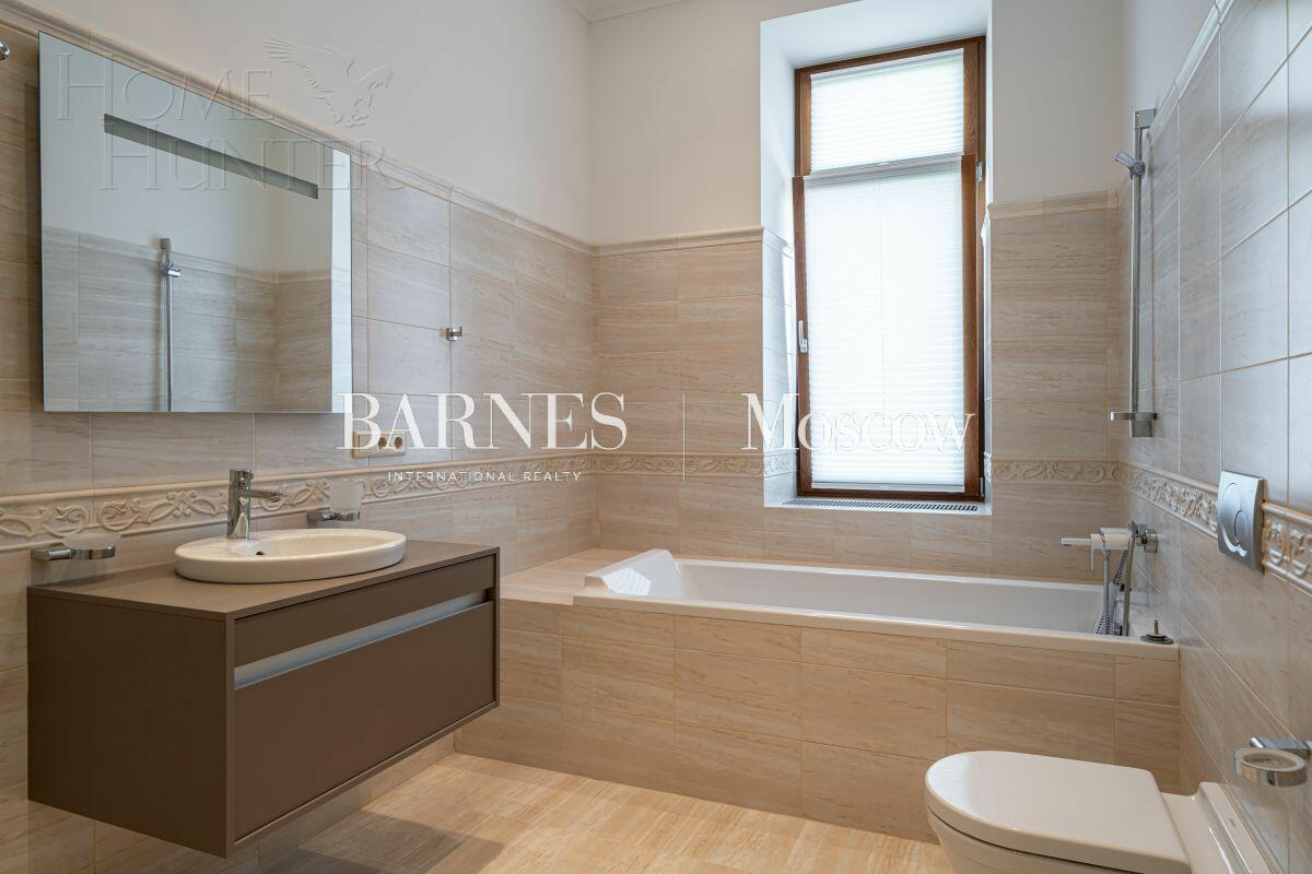 2-этажный коттедж 371 м² с отделкой