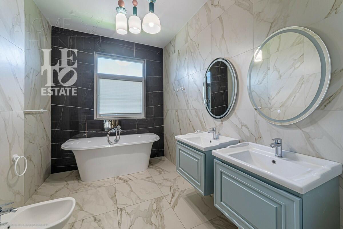 2-этажный коттедж 241 м² с отделкой