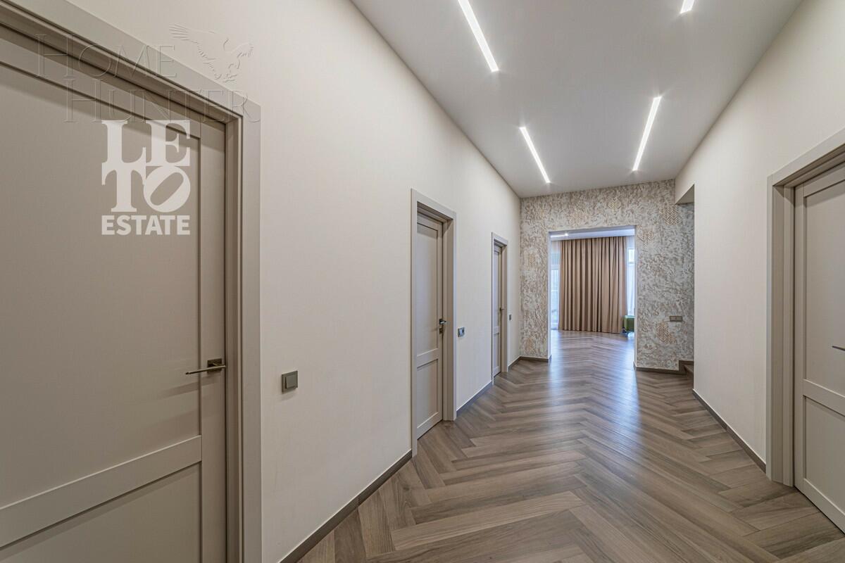 2-этажный коттедж 241 м² с отделкой