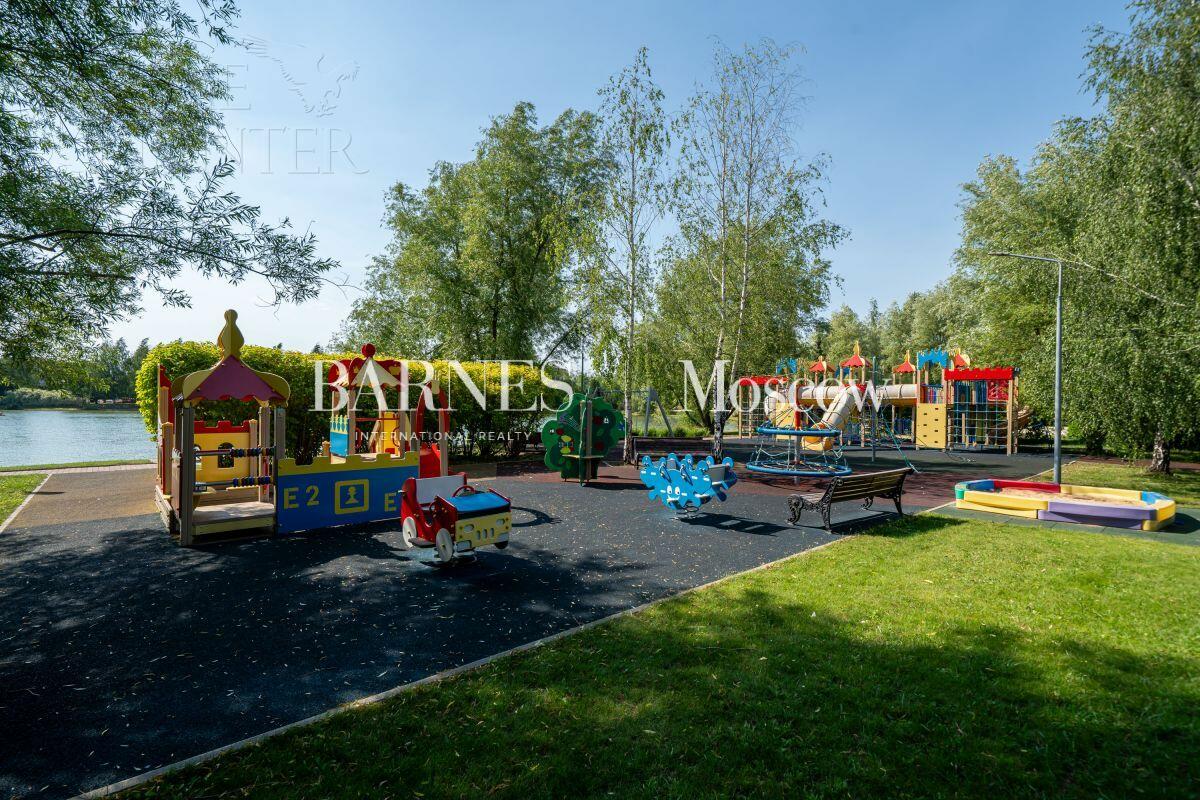 2-этажный коттедж 371 м² с отделкой