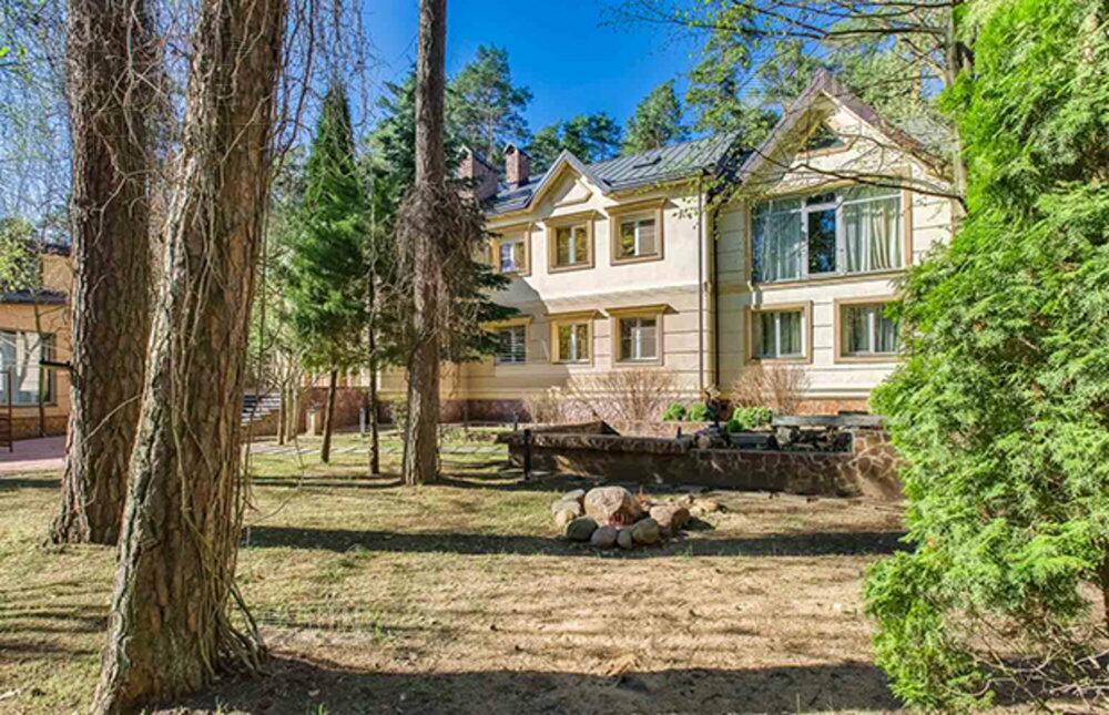 2-этажный коттедж 1 400 м² с отделкой