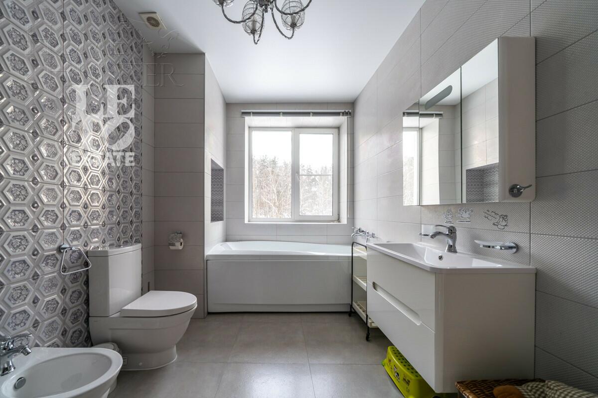 3-этажный коттедж 420 м² с отделкой