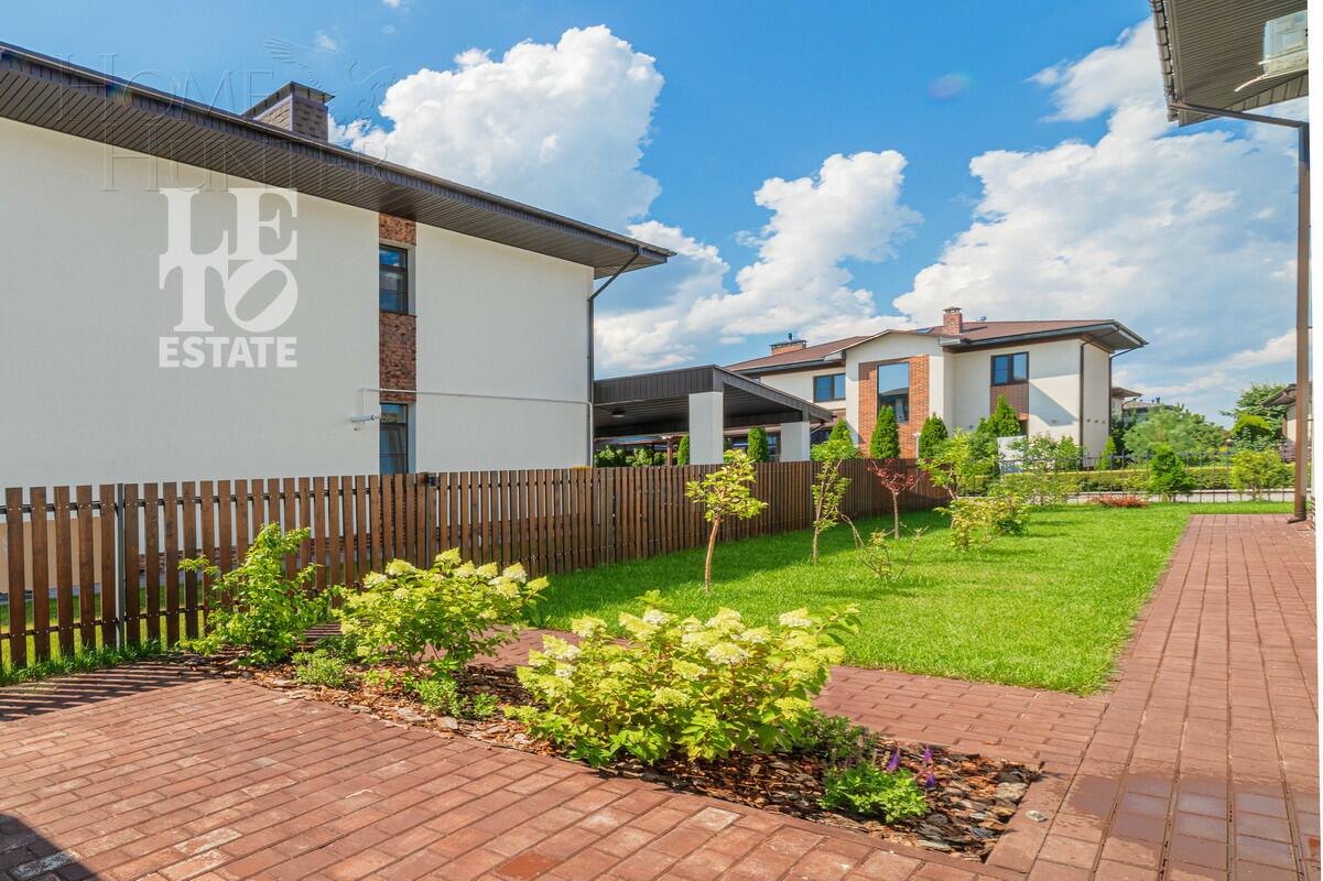 2-этажный коттедж 241 м² с отделкой