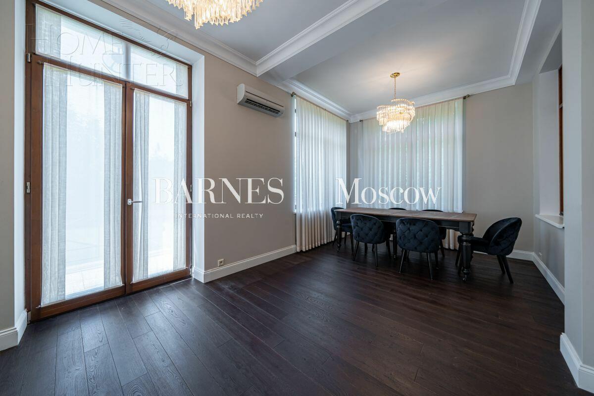 2-этажный коттедж 371 м² с отделкой