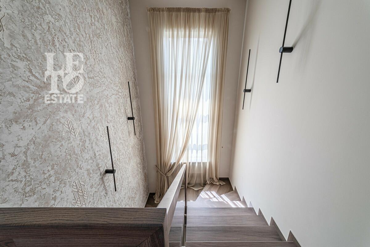 2-этажный коттедж 241 м² с отделкой