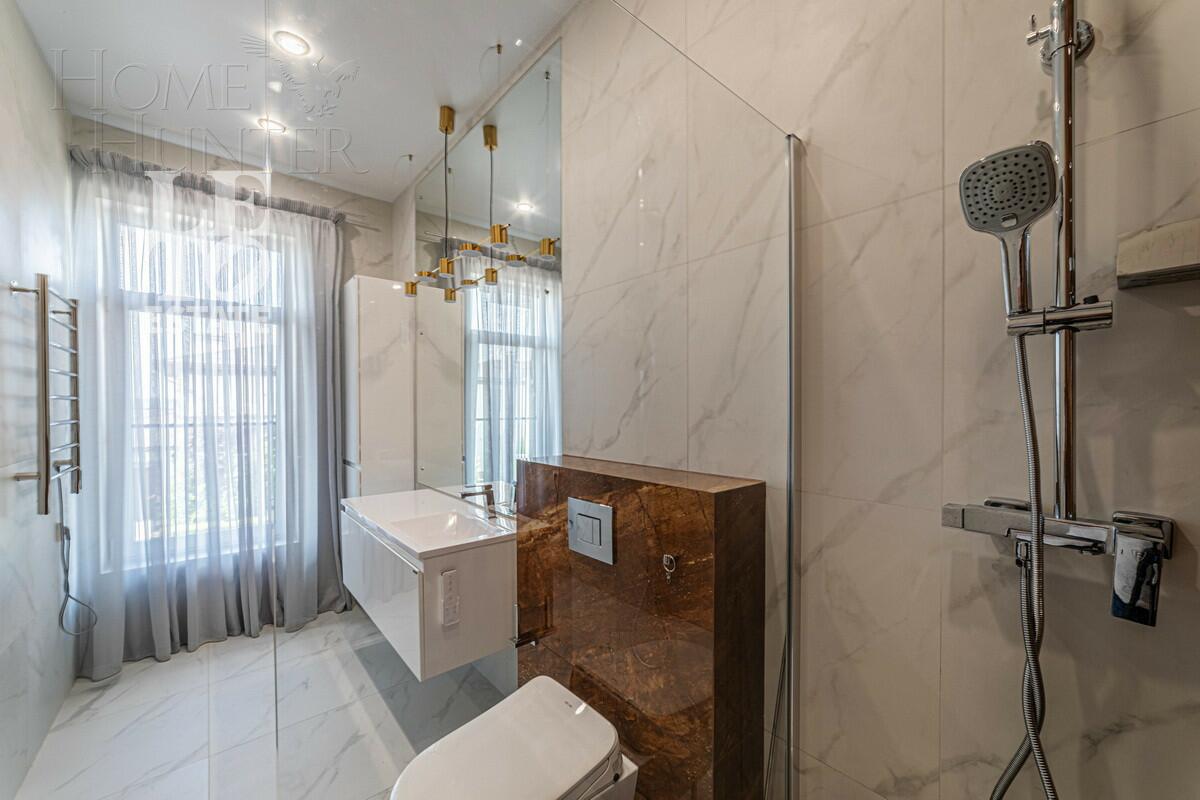 2-этажный коттедж 241 м² с отделкой