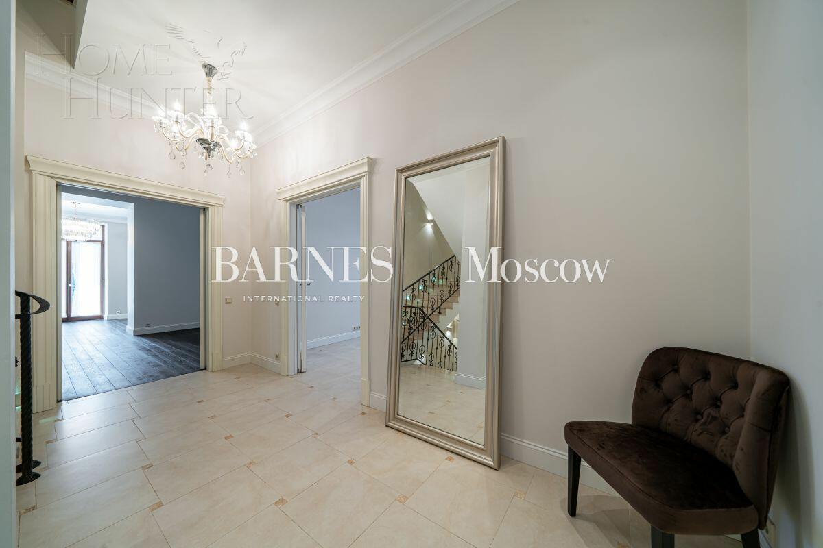 2-этажный коттедж 371 м² с отделкой