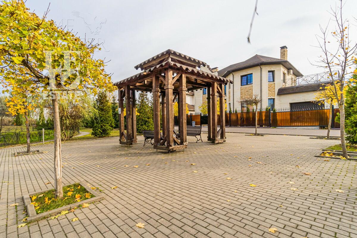 2-этажный коттедж 440 м² с отделкой