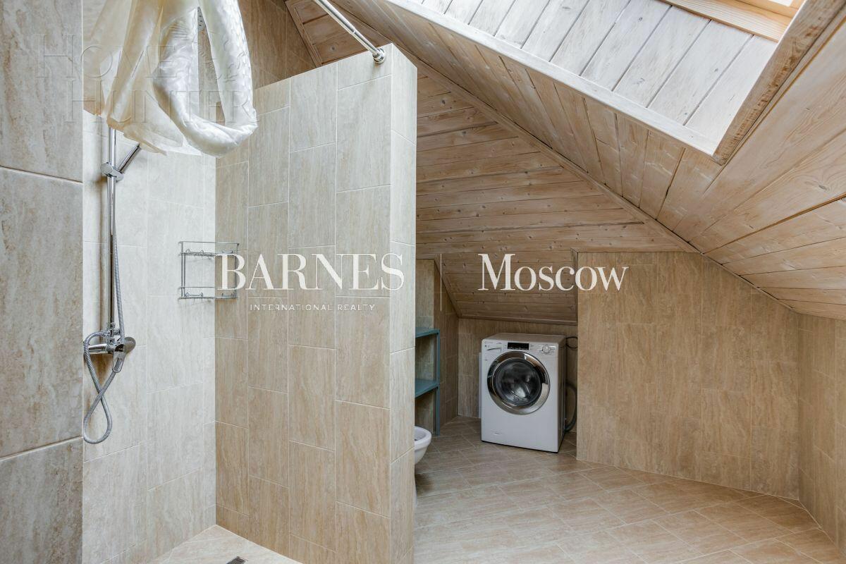 2-этажный коттедж 300 м² с отделкой