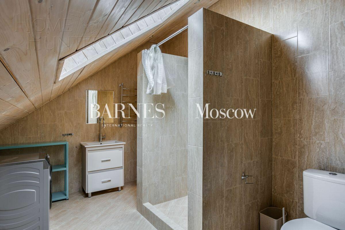 2-этажный коттедж 300 м² с отделкой